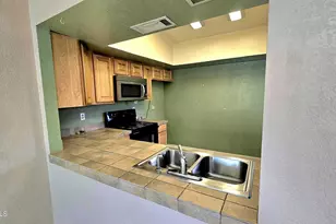 2506 W Caribbean Ln, Phoenix, AZ 85023 - Photo 5