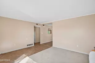 35 W Kayetan Dr, Sierra Vista, AZ 85635 - Photo 9