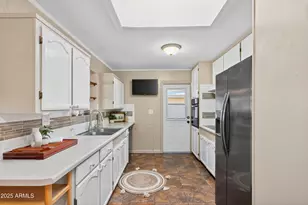 35 W Kayetan Dr, Sierra Vista, AZ 85635 - Photo 11