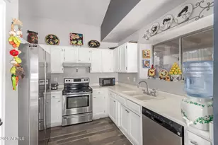 10224 N 65th Ln, Glendale, AZ 85302 - Photo 7