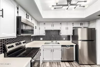 8344 N 21st Drive #I105, Phoenix, AZ 85021 - Photo 11