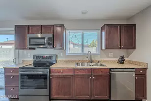 2914 E Cactus Rd, Phoenix, AZ 85032 - Photo 15