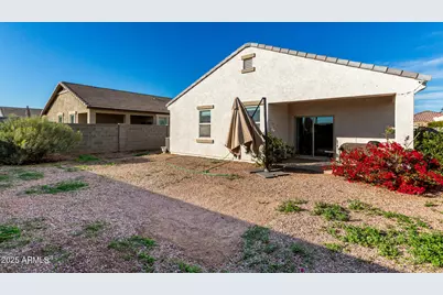25255 W Burgess Lane, Buckeye, AZ 85326 - Photo 23