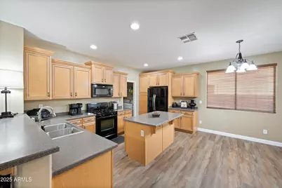 18076 W Hatcher Road, Waddell, AZ 85355 - Photo 7