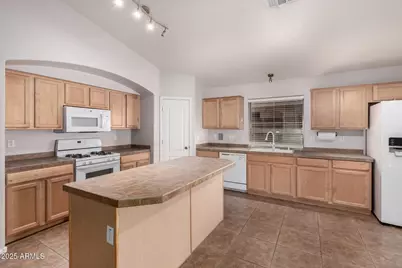 648 E Mule Train Trail, San Tan Valley, AZ 85143 - Photo 3