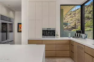 7050 North 39th Pl, Paradise Valley, AZ 85253 - Photo 9