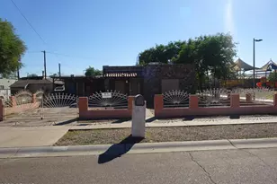 2821 E Adams St, Phoenix, AZ 85034 - Photo 1