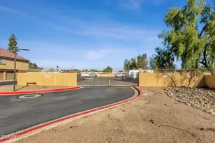 4901 S Calle Los Cerros Dr, Tempe, AZ 85282 - Photo 45