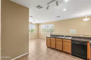 2277 E Huntington Dr, Phoenix, AZ 85040 - Photo 11