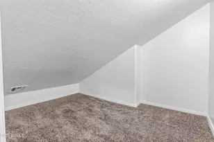 2277 E Huntington Dr, Phoenix, AZ 85040 - Photo 17