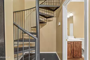 2277 E Huntington Dr, Phoenix, AZ 85040 - Photo 13