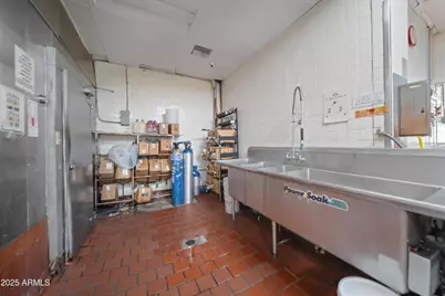 5033 N 67th Avenue, Glendale, AZ 85301 - Photo 17