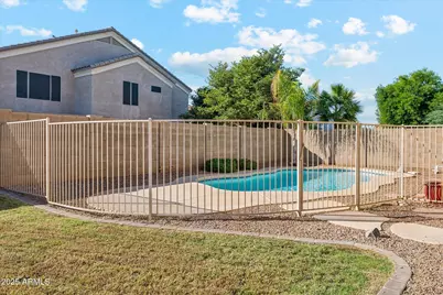 9333 W Clara Lane, Peoria, AZ 85382 - Photo 5