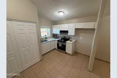 1062 N 27th Street #2, Phoenix, AZ 85008 - Photo 7