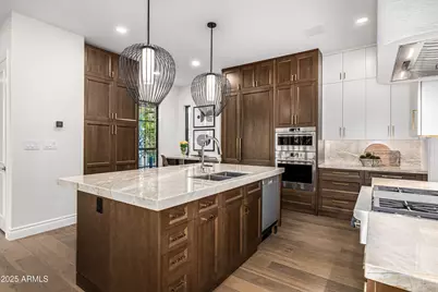 5642 N Scottsdale Road, Paradise Valley, AZ 85253 - Photo 7