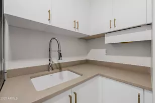 5642 N Scottsdale Rd, Paradise Valley, AZ 85253 - Photo 31