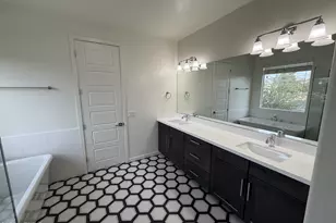 1555 E Ocotillo Rd, Phoenix, AZ 85014 - Photo 11