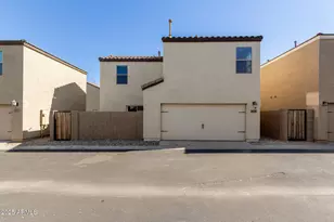 8029 W Albeniz Pl, Phoenix, AZ 85043 - Photo 29