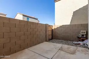 8029 W Albeniz Pl, Phoenix, AZ 85043 - Photo 27