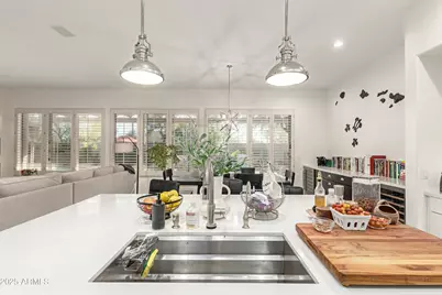 5473 E Herrera Drive, Phoenix, AZ 85054 - Photo 11