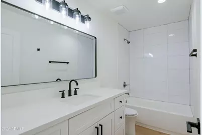 2502 E Paradise Lane #Apt 2, Phoenix, AZ 85032 - Photo 29