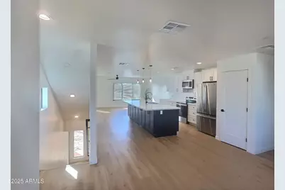 2502 E Paradise Lane #Apt 2, Phoenix, AZ 85032 - Photo 19