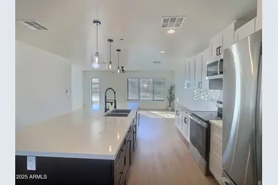 2502 E Paradise Lane #Apt 2, Phoenix, AZ 85032 - Photo 13