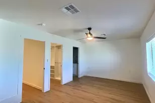 2502 E Paradise Ln, Phoenix, AZ 85032 - Photo 17