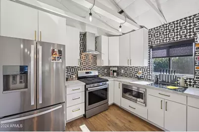 2101 N 25th Place, Phoenix, AZ 85008 - Photo 15