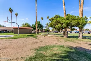 6806 W Devonshire Ave, Phoenix, AZ 85033 - Photo 25