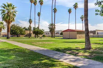 6806 W Devonshire Avenue, Phoenix, AZ 85033 - Photo 21