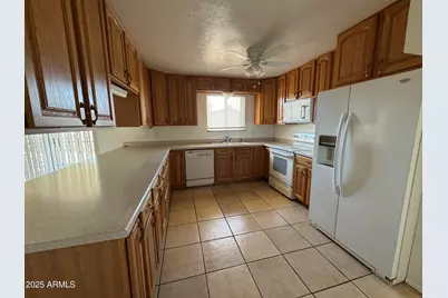 4718 N 39th Avenue, Phoenix, AZ 85019 - Photo 7