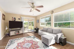 9437 W Long Hills Dr, Sun City, AZ 85351 - Photo 3