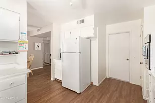 9437 W Long Hills Dr, Sun City, AZ 85351 - Photo 11