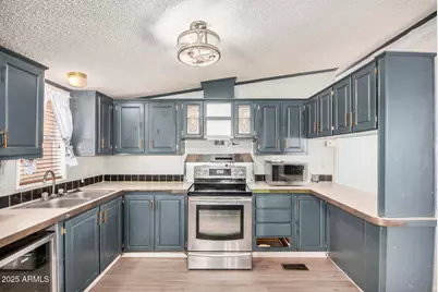 1110 W Kachina Trail, Phoenix, AZ 85041 - Photo 5