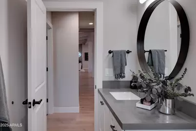 243 W Harmont Drive, Phoenix, AZ 85021 - Photo 17