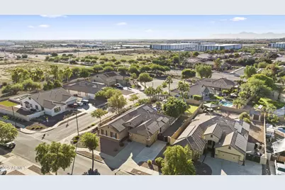 14077 W Charter Oak Road, Surprise, AZ 85379 - Photo 57