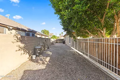 14077 W Charter Oak Road, Surprise, AZ 85379 - Photo 43