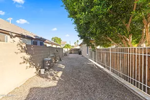 14077 W Charter Oak Rd, Surprise, AZ 85379 - Photo 43