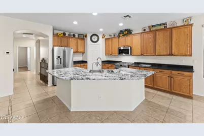 14077 W Charter Oak Road, Surprise, AZ 85379 - Photo 9