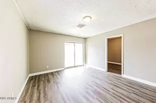 6921 W Hazelwood St, Phoenix, AZ 85033 - Photo 5