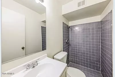 6921 W Hazelwood Street, Phoenix, AZ 85033 - Photo 7