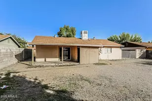 6921 W Hazelwood St, Phoenix, AZ 85033 - Photo 9