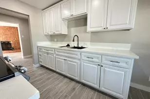 2315 E Nancy Ln, Phoenix, AZ 85042 - Photo 7