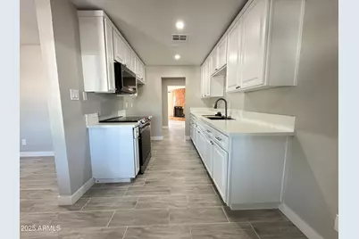 2315 E Nancy Lane, Phoenix, AZ 85042 - Photo 5