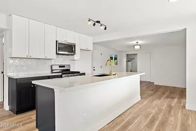 2138 W Sunnyside Avenue, Phoenix, AZ 85029 - Photo 1