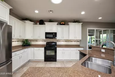 27162 W Yukon Circle, Buckeye, AZ 85396 - Photo 17