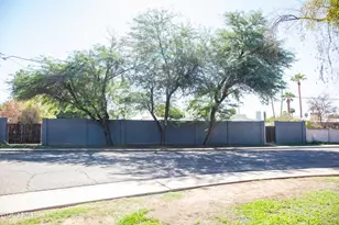 1326 E Earll Dr, Phoenix, AZ 85014 - Photo 29