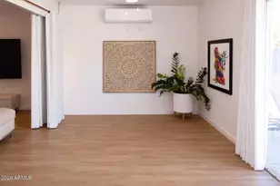 1326 E Earll Dr, Phoenix, AZ 85014 - Photo 9