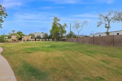 4834 E Earll Drive E, Phoenix, AZ 85018 - Photo 39